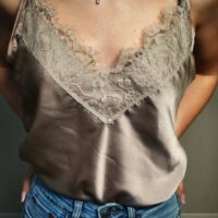 Top raso v pizzo