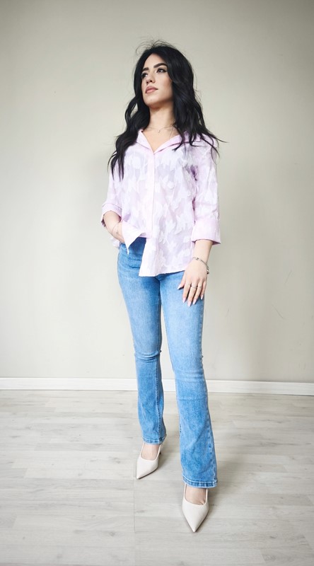 51F19DA46A0F3F67F56D05FDCCBB4DB5_ Camicia con foglie in rilievo