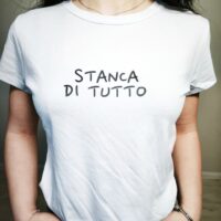 T-shirt stanca di tutto