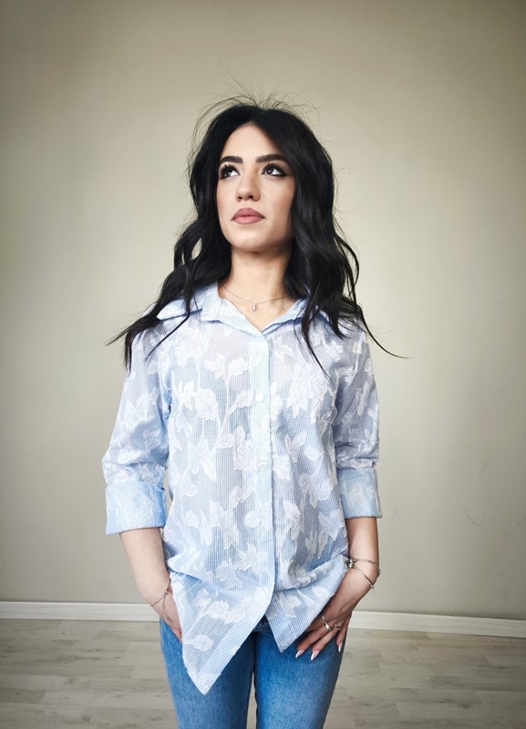 D4DD020859EDFBB75FE98A6C2C2978CA_ Camicia con foglie in rilievo