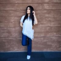 T-shirt asimmetrica pizzo