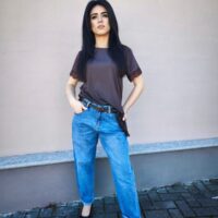 T-shirt asimmetrica pizzo