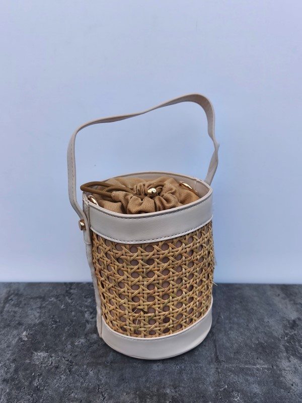 2D2C30BE1EB98A12701D6E090007D5C6_ Borsa a secchiello