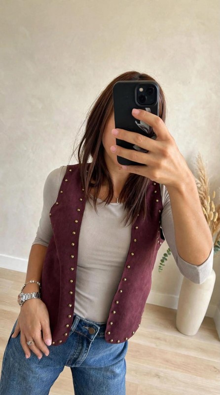 Gilet camoscio borchie