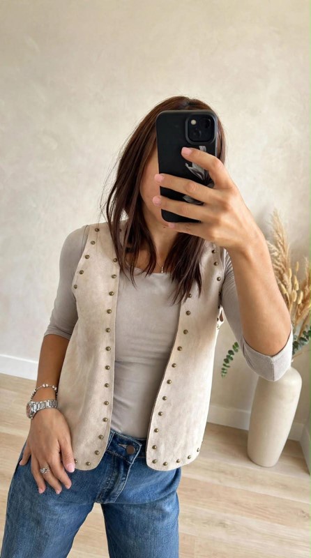 Gilet camoscio borchie