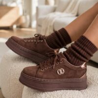 Sneakers platform logo